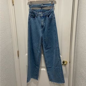 Cut out high rise jean